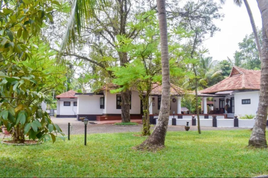 Babira Brookside Heritage Resort Kumarakom Luaran gambar